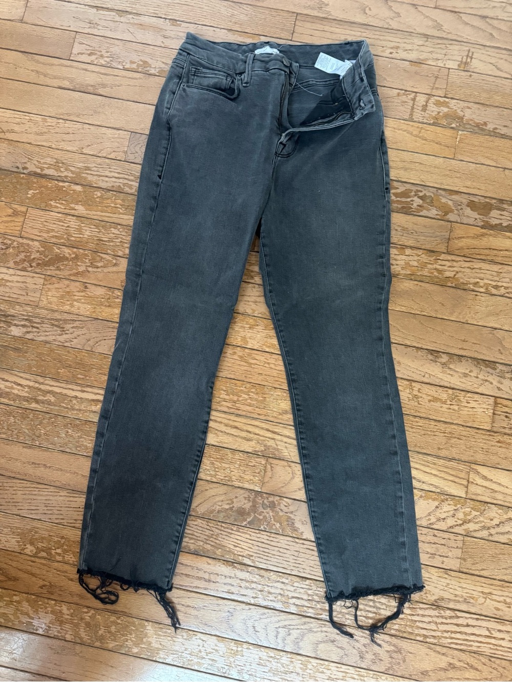 Good American Good Classic Raw Hem Jeans GCRH625TFT BLACK170 Size 6/28